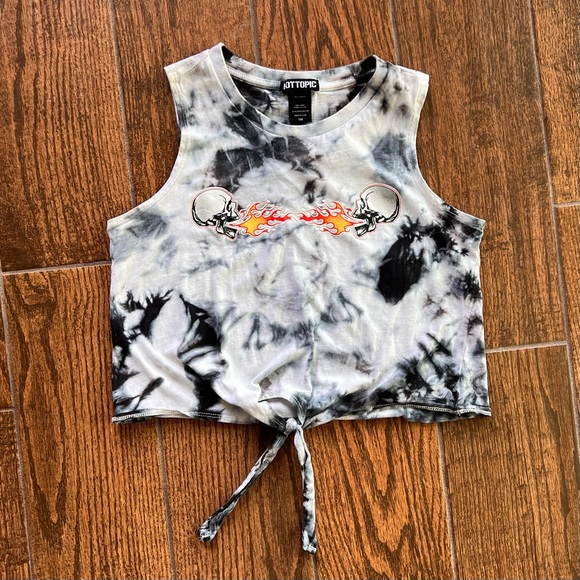 Sleeveless Tied Skull Crop - Picture 1 of 3